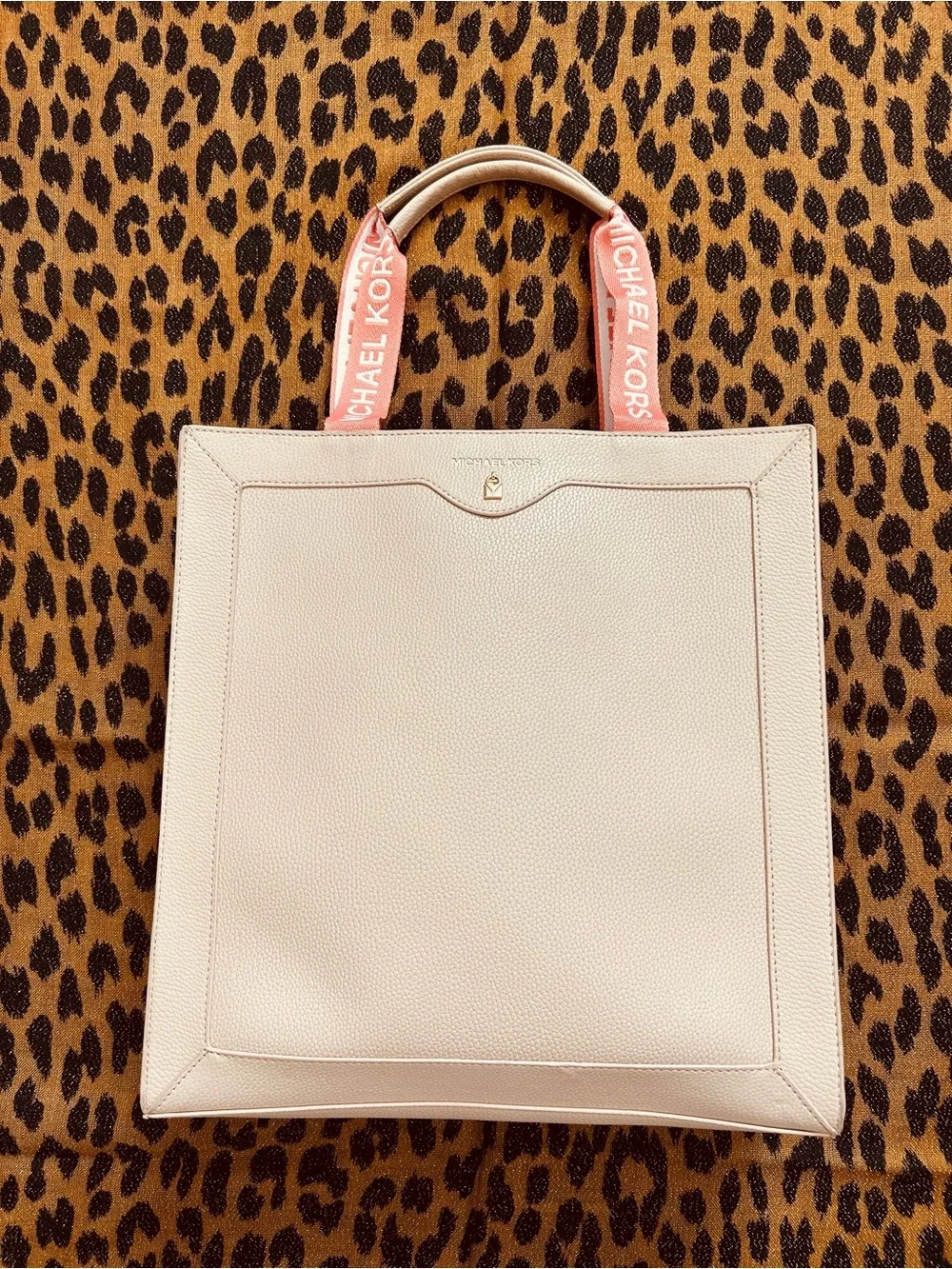 💝Michael Kors💝NWOT~ Blush Pink Leather Tote Bag with Branded Logo Strap